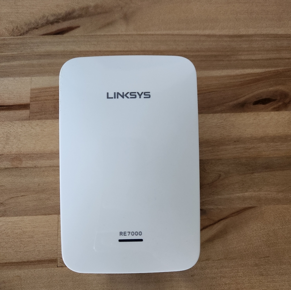 LINKSYS RE7000 WIFI Extender 2500 sq ft